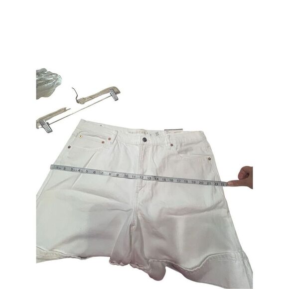 American Eagle Relaxed Fit Womans Roll up Denim Shorts Sz 18 NWT - Picture 6 of 8